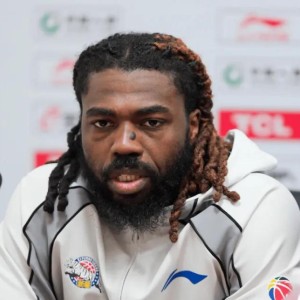 电竞赛事-输新疆格兰跟倔驴一样！末节死用哈里斯+西尔扎提，拱手让出胜利